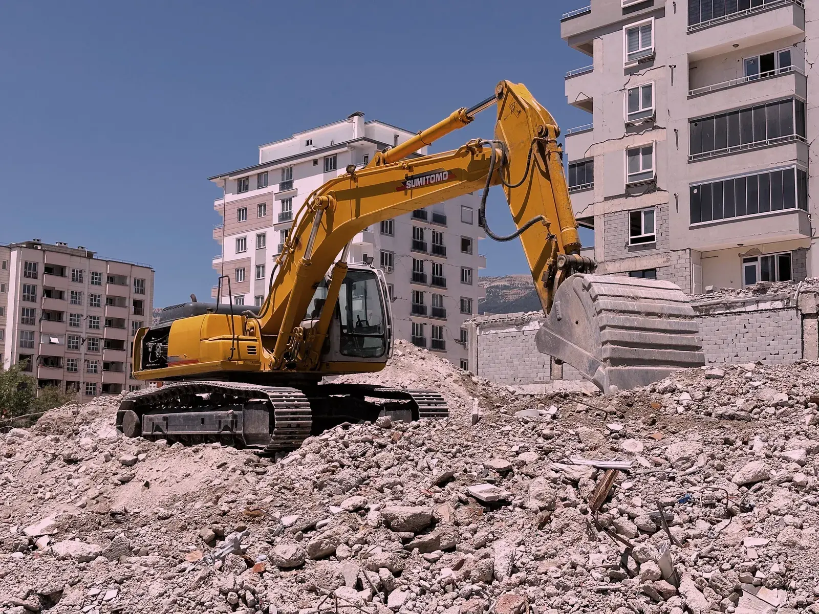 Demolări și demontări cu tehnică